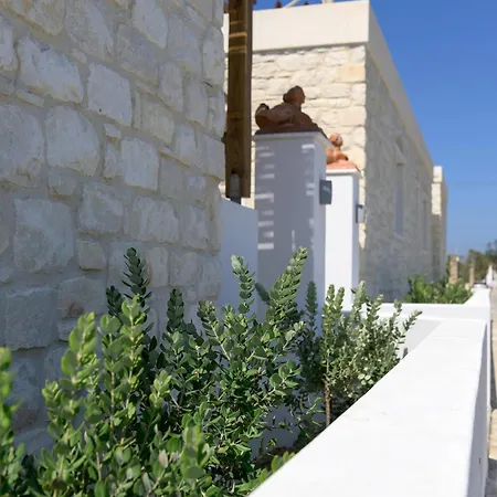 Hotel apartamentowy Stone Whisper 3*