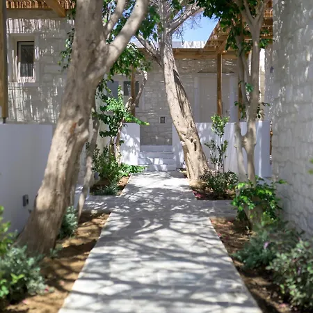 Stone Whisper Aparthotel 3*